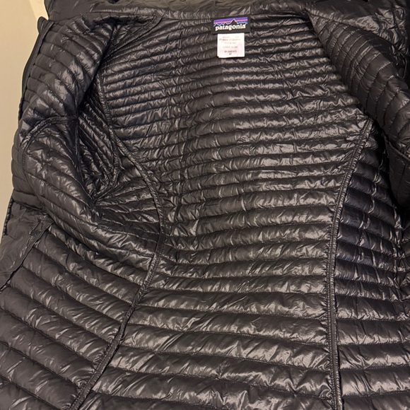 Patagonia Black Puffer Jacket - Picture 12 of 12